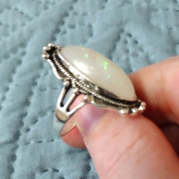 NWOB silver tone moonstone ring - Picture 5 of 8